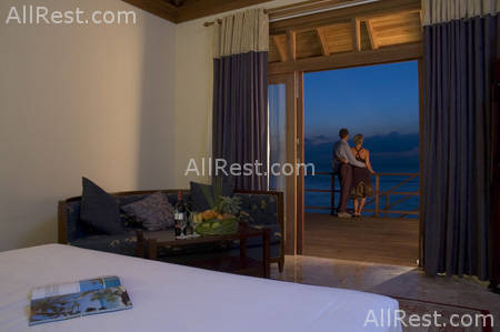 Olhuveli Beach & Spa Resort 18